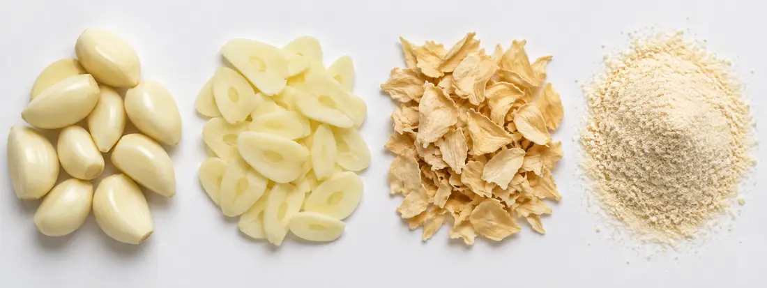 Peeled garlic cloves, slices, dried flakes and powder